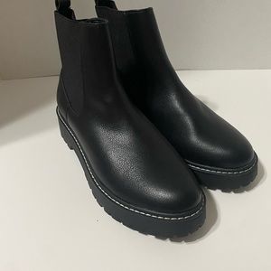 DOLCE VITA CHELSEA BOOT
STYLLI LEIGHA
SIZE 9